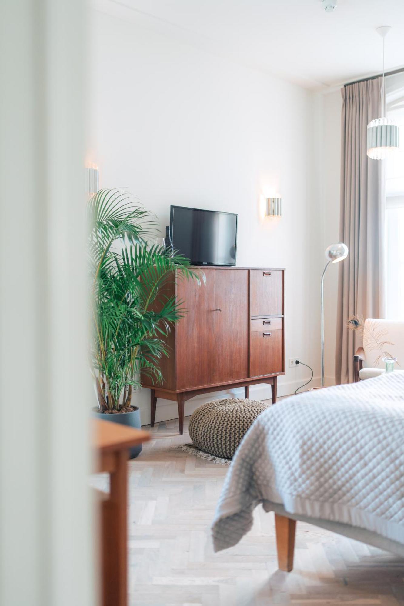 Boutique Hotel De Witte Dame Abcoude Exterior photo