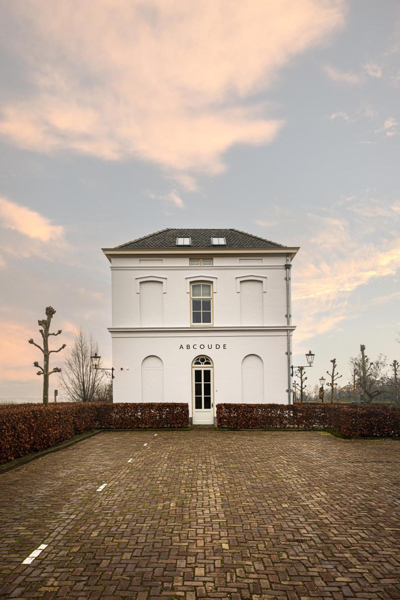 Boutique Hotel De Witte Dame Abcoude Exterior photo